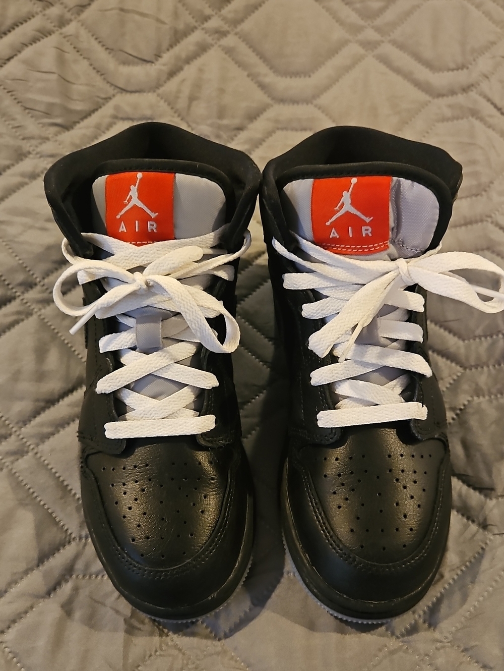 Kid's Air Jordan 1 Mid SE - Size 6